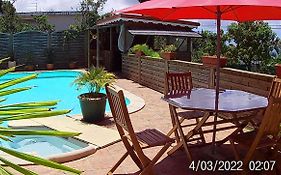 Agréable chambre d'hôtes, SDB, piscine, carbet cuisine.